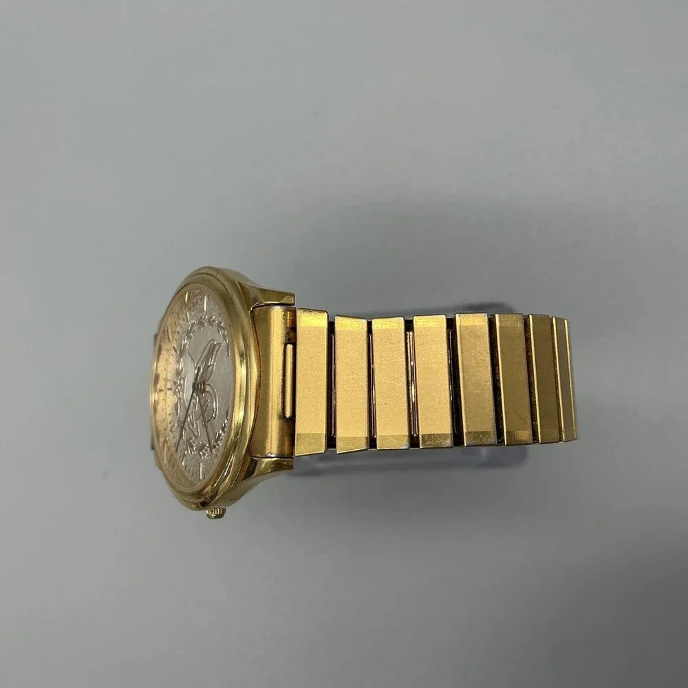 Vintage Mobil Oil Pegasus Mens Watch 33mm Gold Tone Stretch Band New Battery